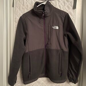 LIKE NEW Women’s The North Face Denali fleece